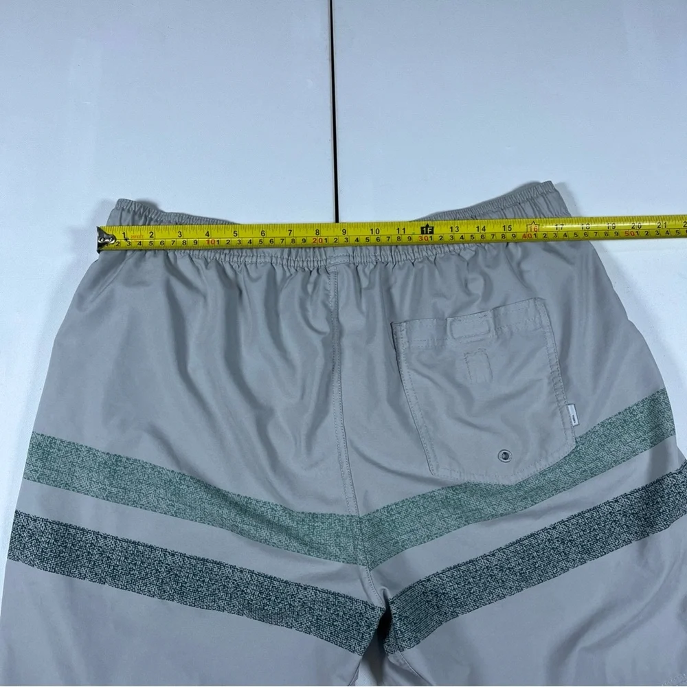 Vuori Kore Shorts Lined Drawstring Running Gym Stretch Gray Striped 8” Men’s XL - Picture 12 of 13